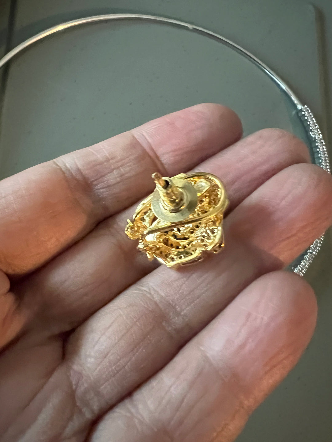 Cute Flower Design Necklace Set with Three-Tone Polish and Sparkling CZ Stones – Perfect for Cocktails & Night Outs