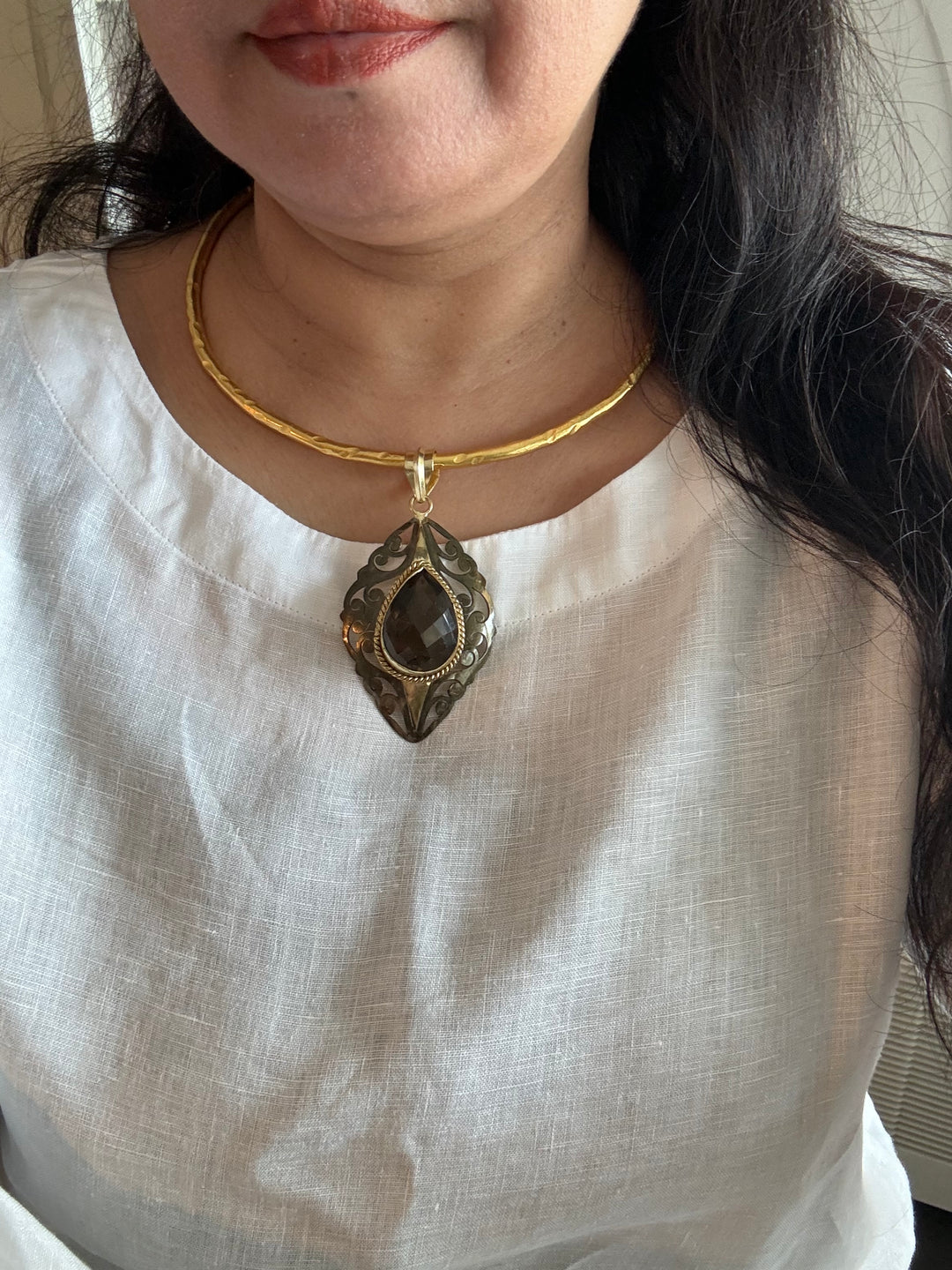 Hasli Necklace with Pretty Pendant