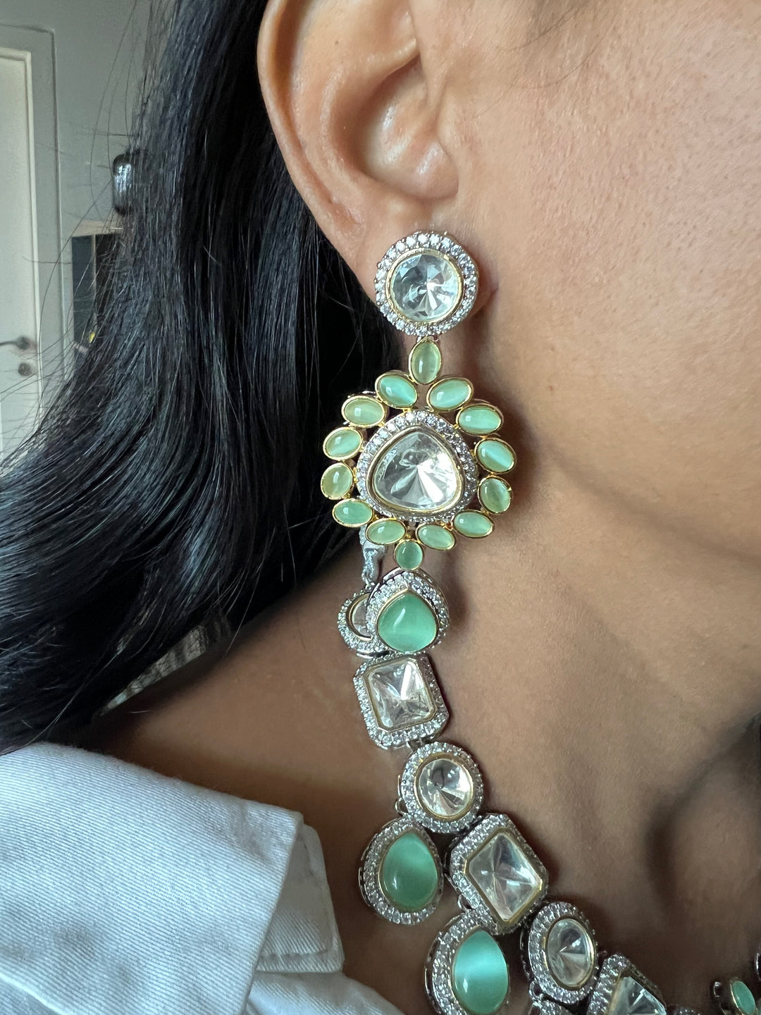 Elegant Kundan Necklace Set - Dazzle at Weddings and Festive Affairs