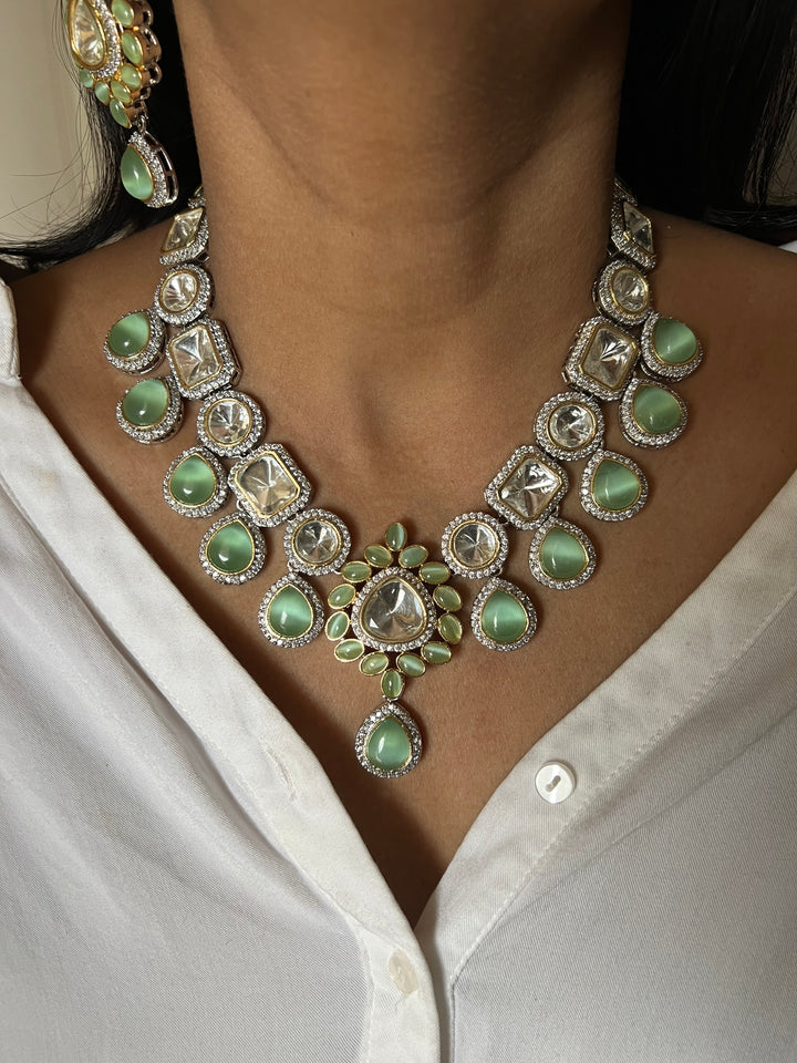 Elegant Kundan Necklace Set - Dazzle at Weddings and Festive Affairs