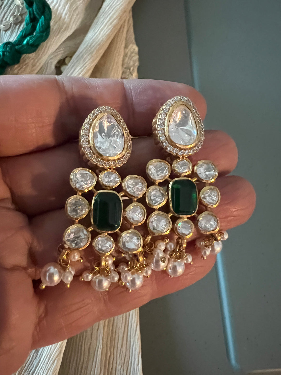 Light and Elegant Kundan Choker Necklace Set – Perfect for Destination Weddings