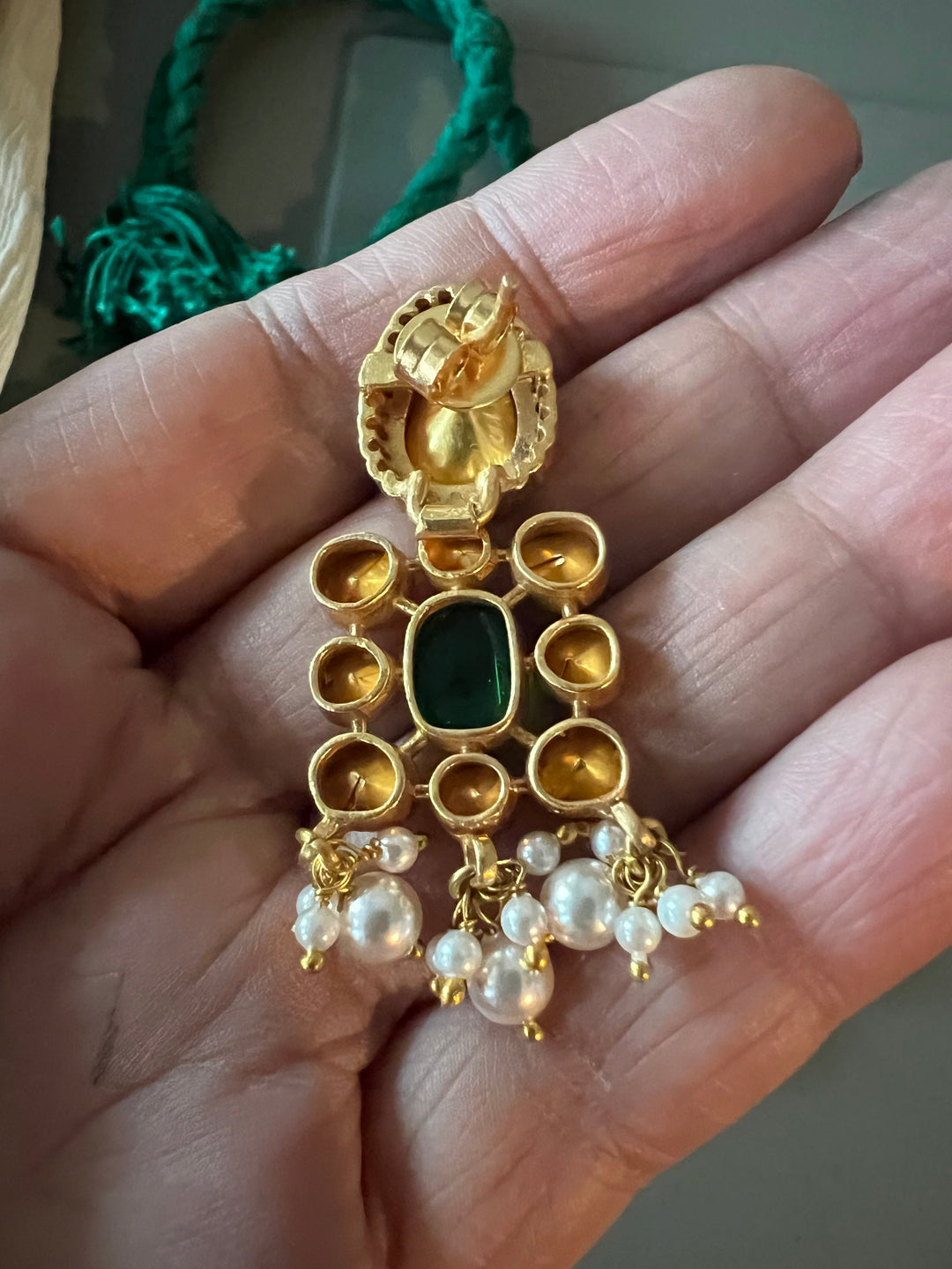 Light and Elegant Kundan Choker Necklace Set – Perfect for Destination Weddings