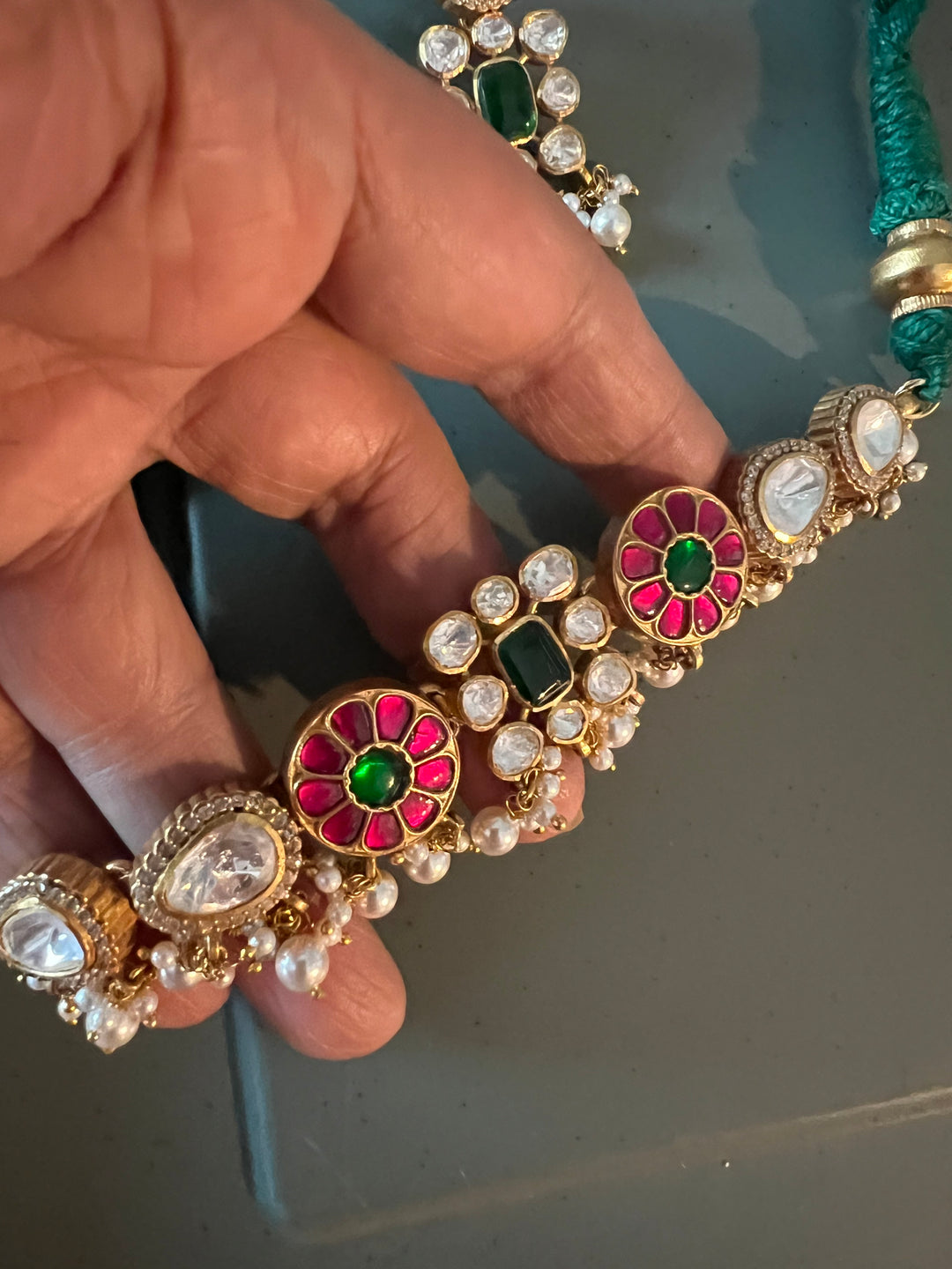 Light and Elegant Kundan Choker Necklace Set – Perfect for Destination Weddings