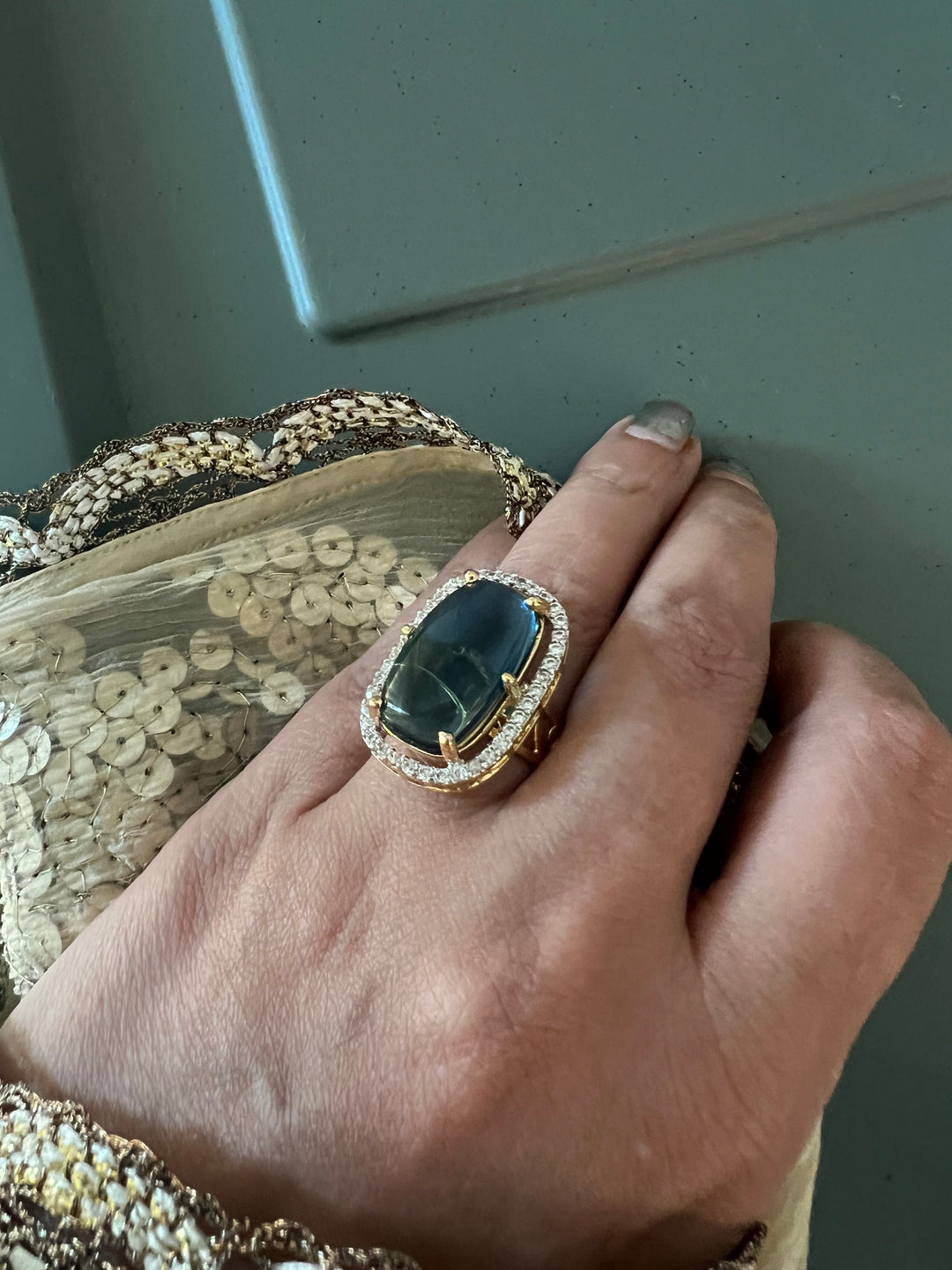 Elegant Stone Ring - A Touch of Timeless Beauty