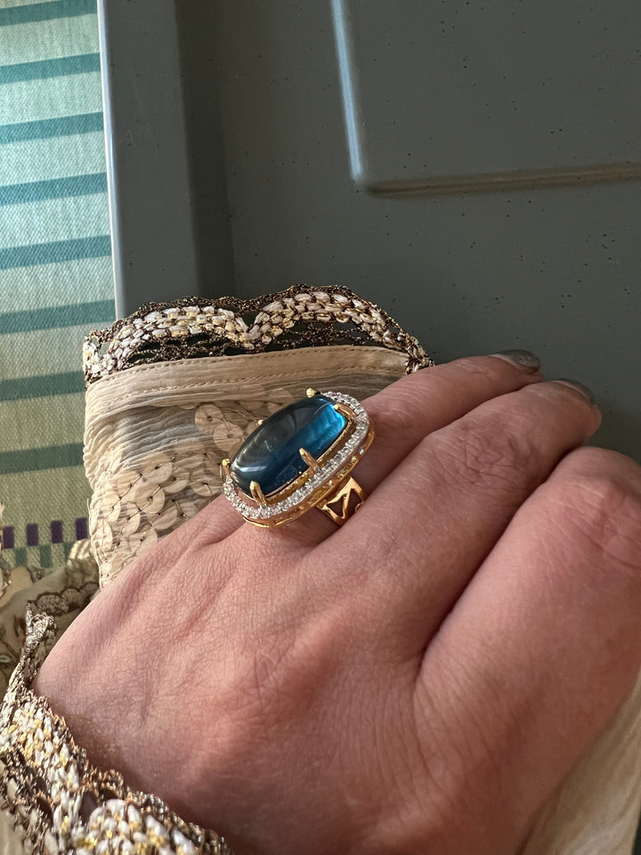 Elegant Stone Ring - A Touch of Timeless Beauty