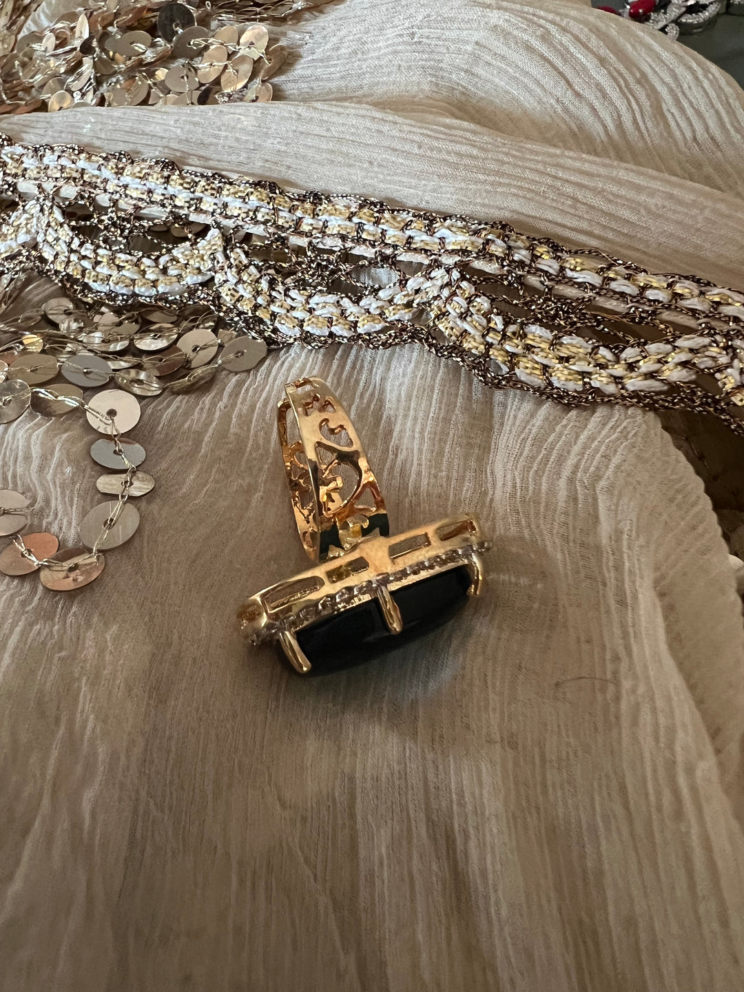 Elegant Stone Ring - A Touch of Timeless Beauty