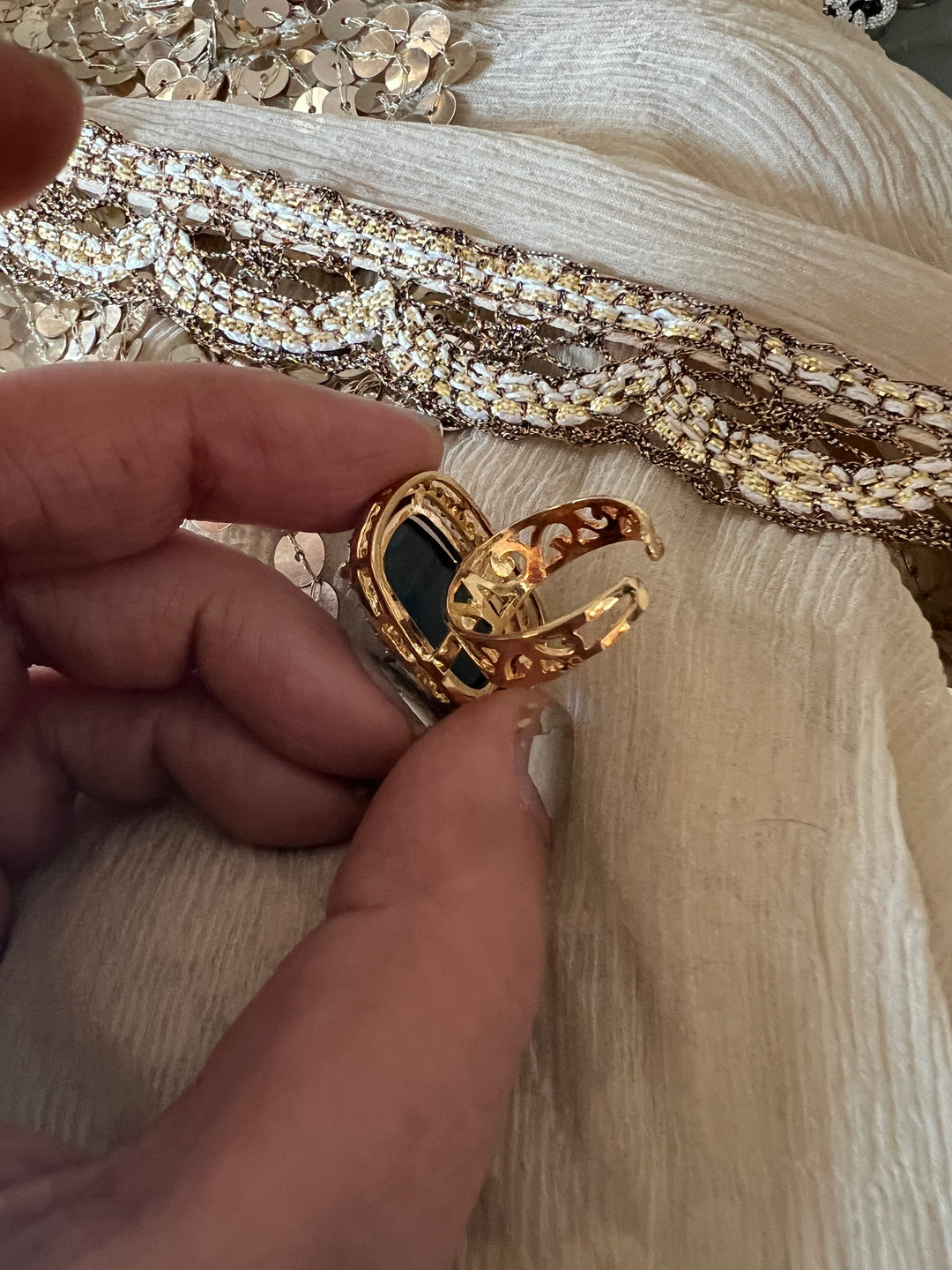 Elegant Stone Ring - A Touch of Timeless Beauty