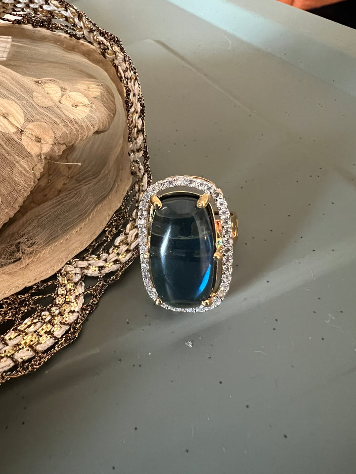 Elegant Stone Ring - A Touch of Timeless Beauty