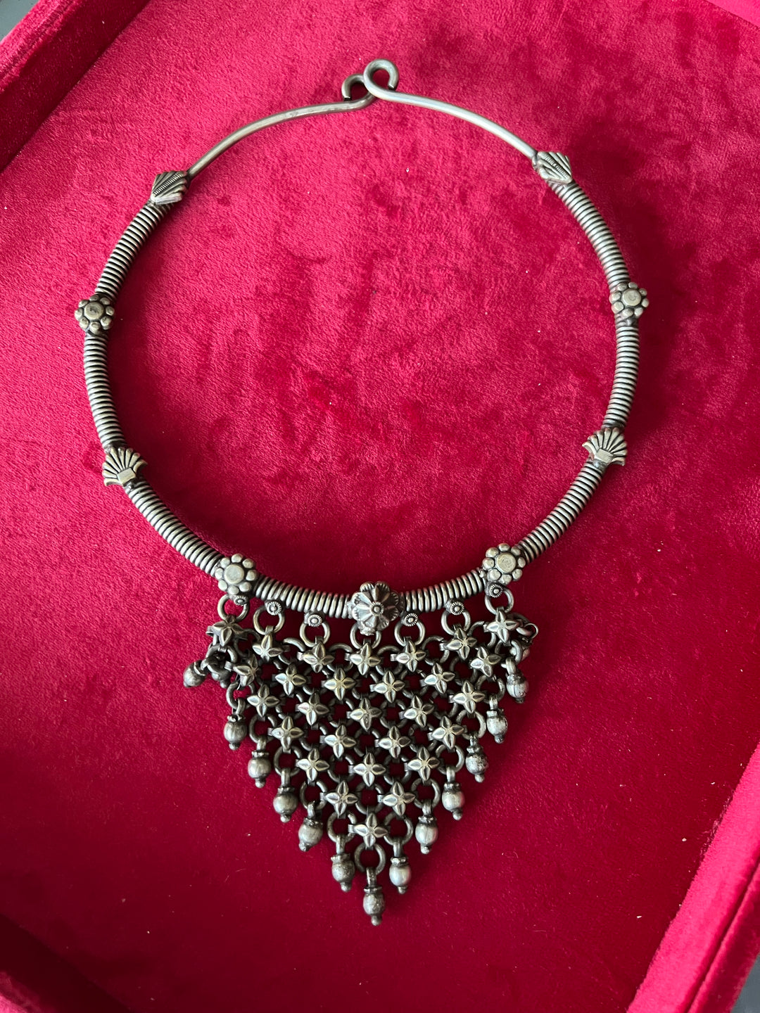 Exquisite Hasli Necklace - Premium Quality Craftsmanship