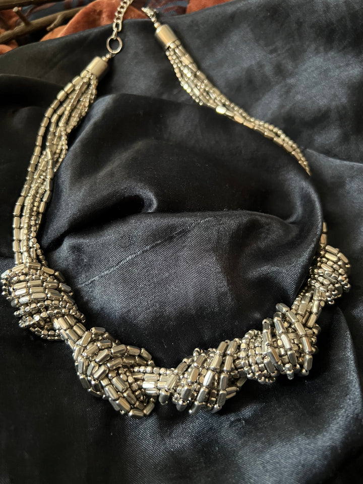 Knotty Beads Necklace