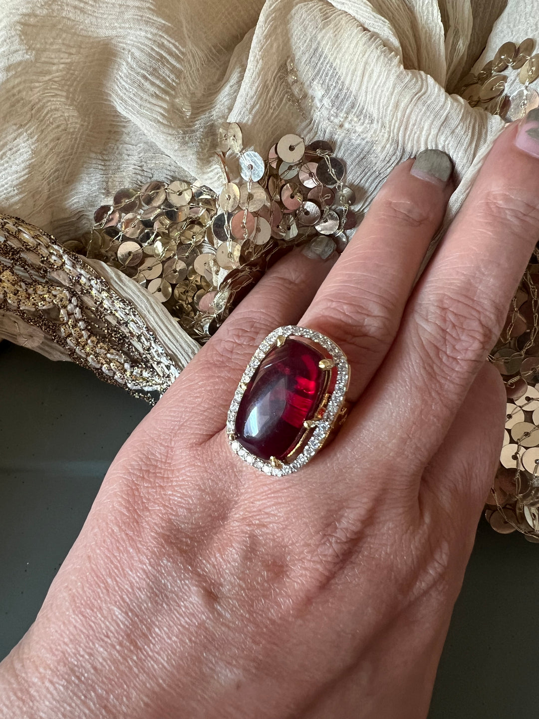 Elegant Stone Ring - A Touch of Timeless Beauty