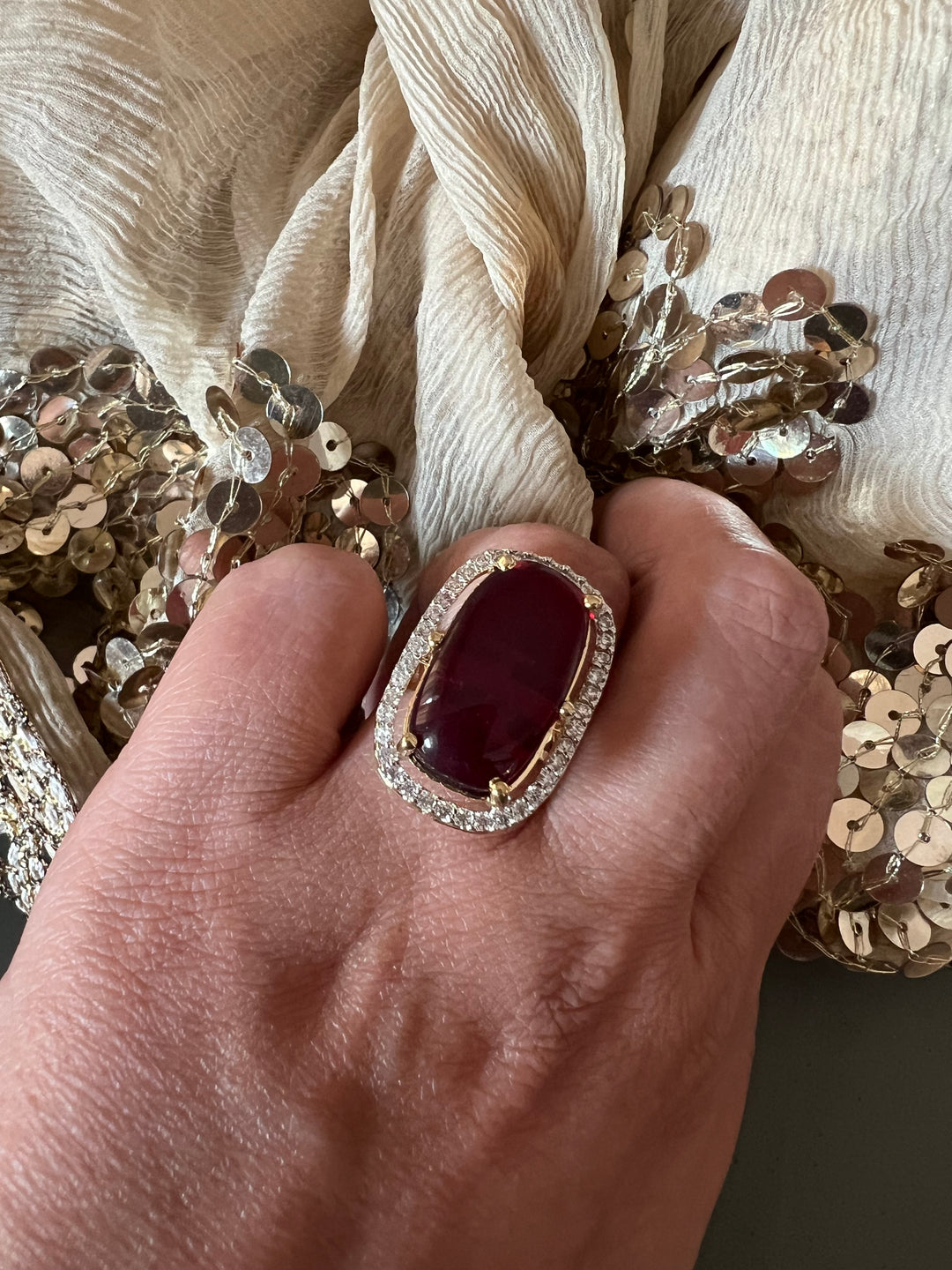 Elegant Stone Ring - A Touch of Timeless Beauty