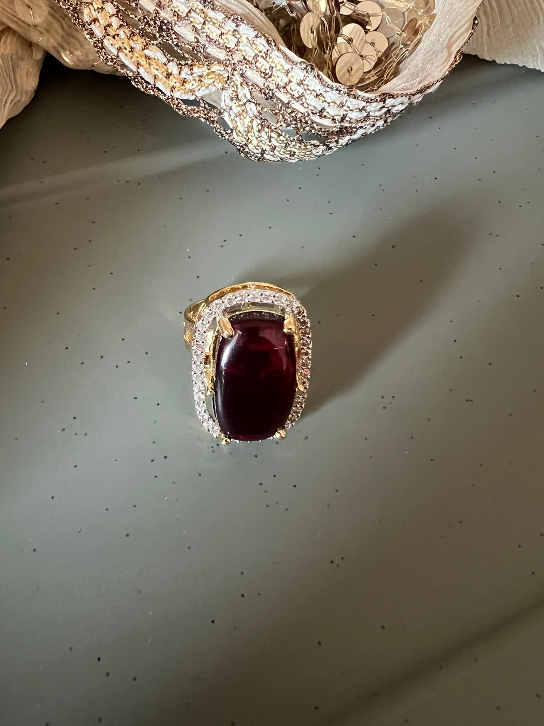 Elegant Stone Ring - A Touch of Timeless Beauty