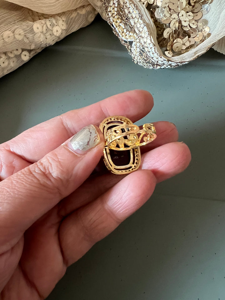 Elegant Stone Ring - A Touch of Timeless Beauty