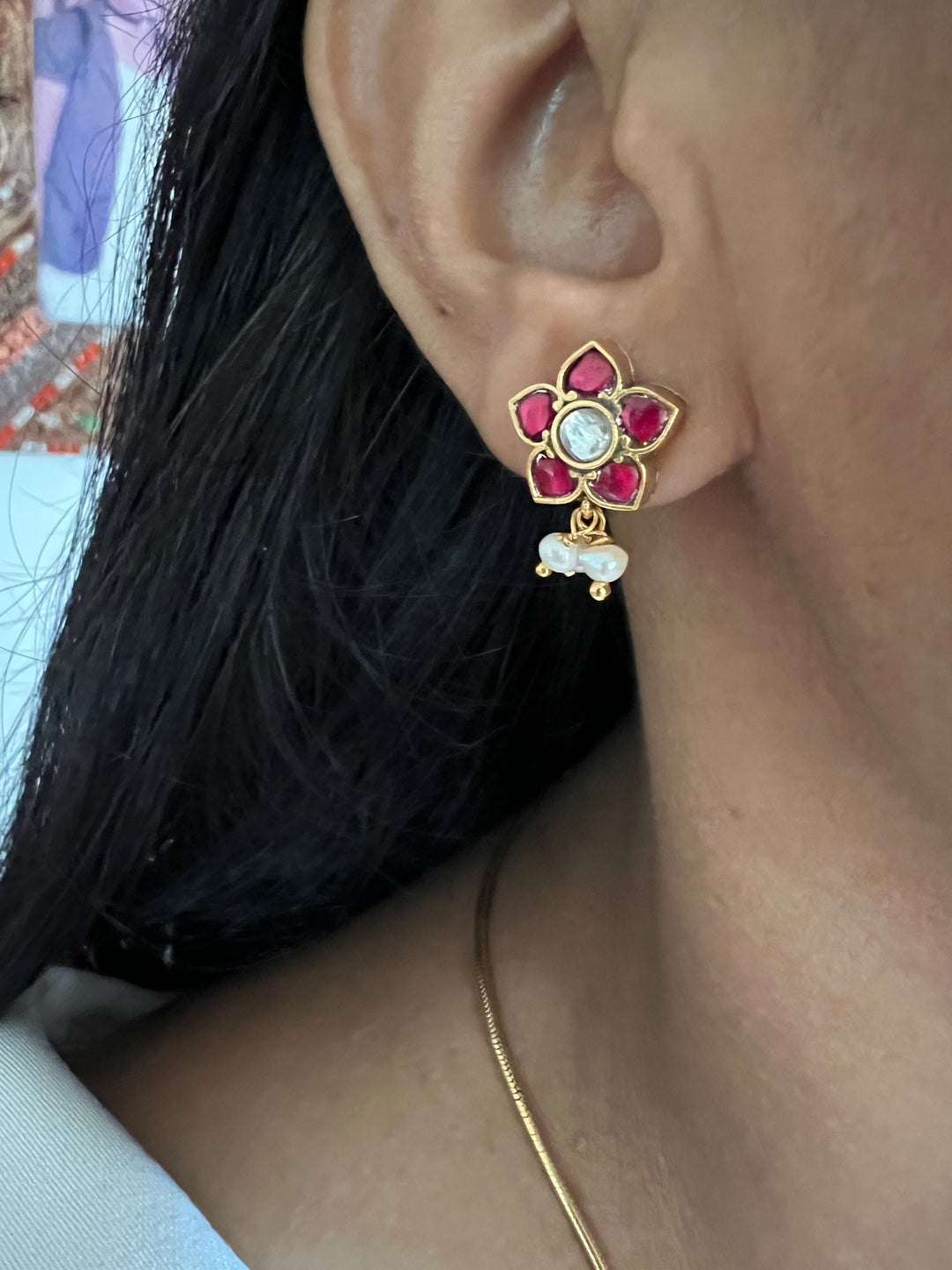 Light Silver Flower Kundan Necklace with Cute Earrings