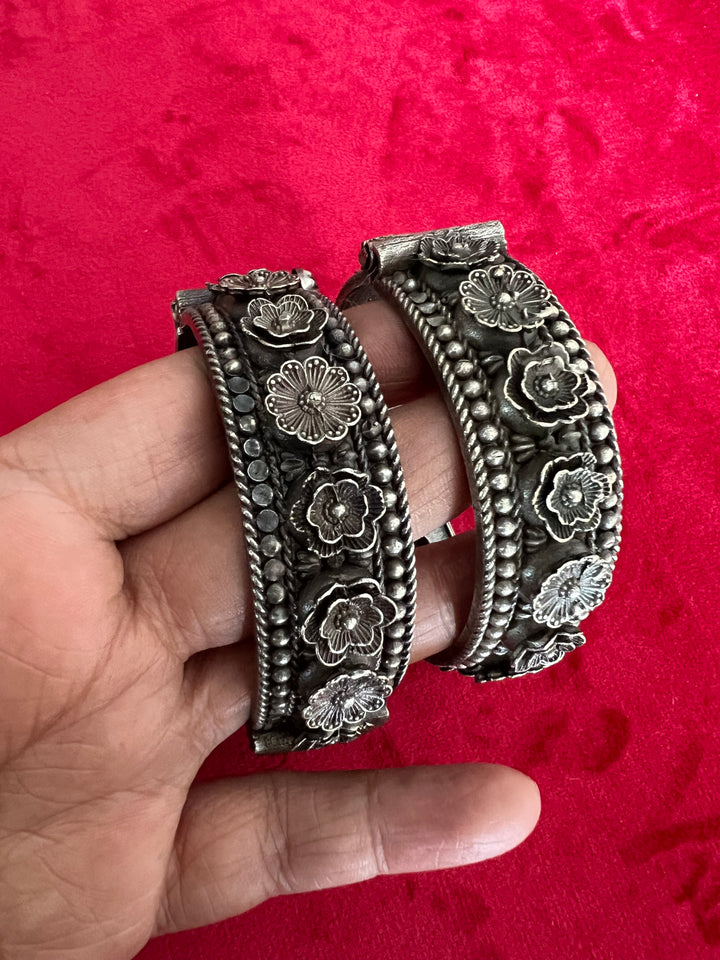 Exquisite Brass Kada Set - Unparalleled Quality and Craftsmanship