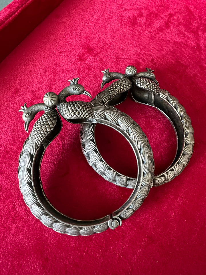 Exquisite Peacock Kada Set - Unparalleled Quality and Craftsmanship