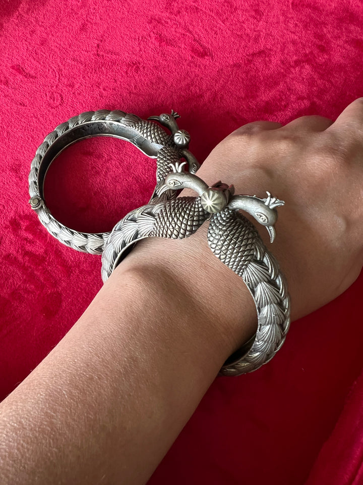 Exquisite Peacock Kada Set - Unparalleled Quality and Craftsmanship