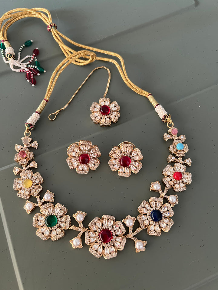 Scintillating Bridal Kundan Necklace with Earrings and Maangtikka