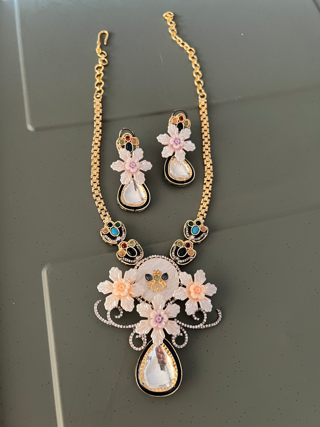 Elegant Necklace Set - Unmatched Quality and Style