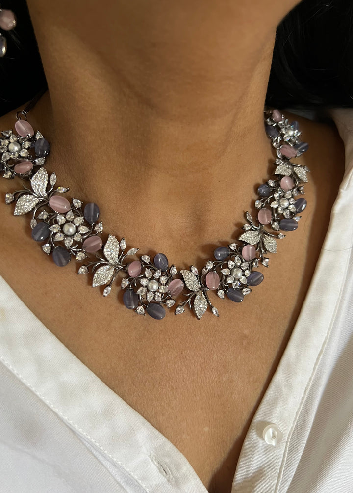 Designer Victorian Choker Necklace with Earrings