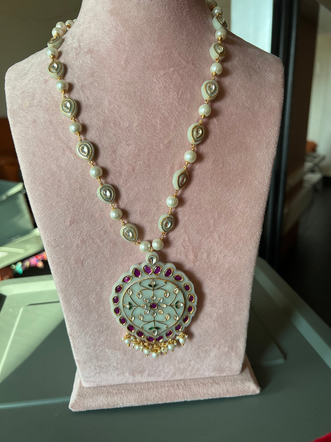 Exquisite Fusion Pendant Necklace Set - A Masterpiece of Elegance