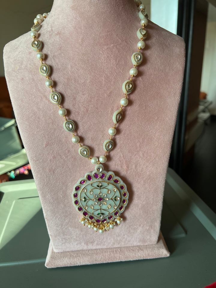 Exquisite Fusion Pendant Necklace Set - A Masterpiece of Elegance