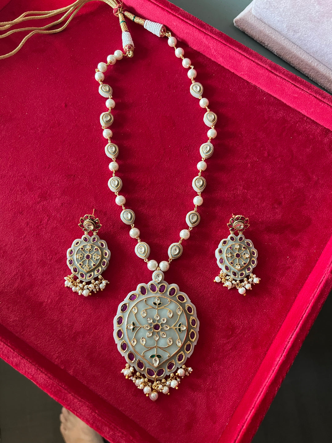 Exquisite Fusion Pendant Necklace Set - A Masterpiece of Elegance