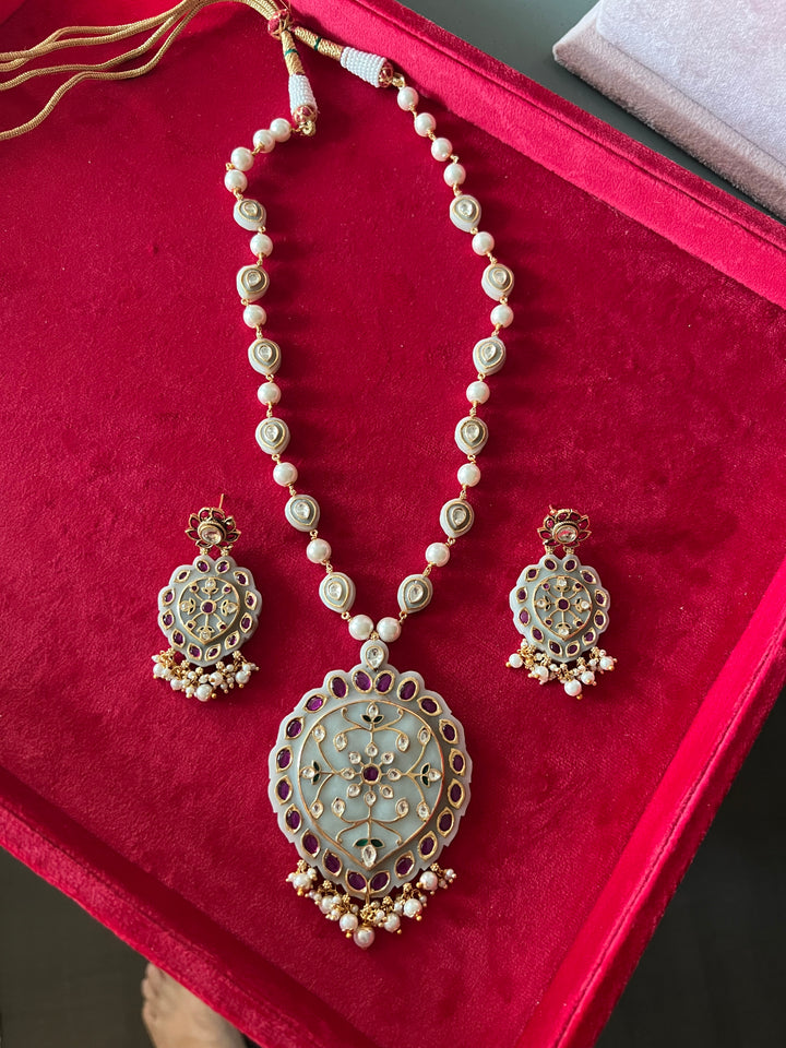 Exquisite Fusion Pendant Necklace Set - A Masterpiece of Elegance