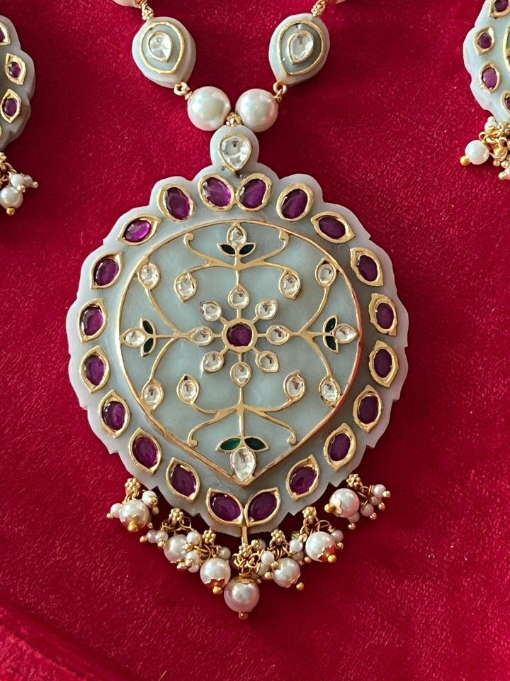 Exquisite Fusion Pendant Necklace Set - A Masterpiece of Elegance