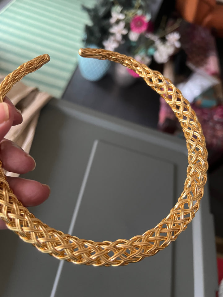 Statement Golden Textured Hasli Necklace