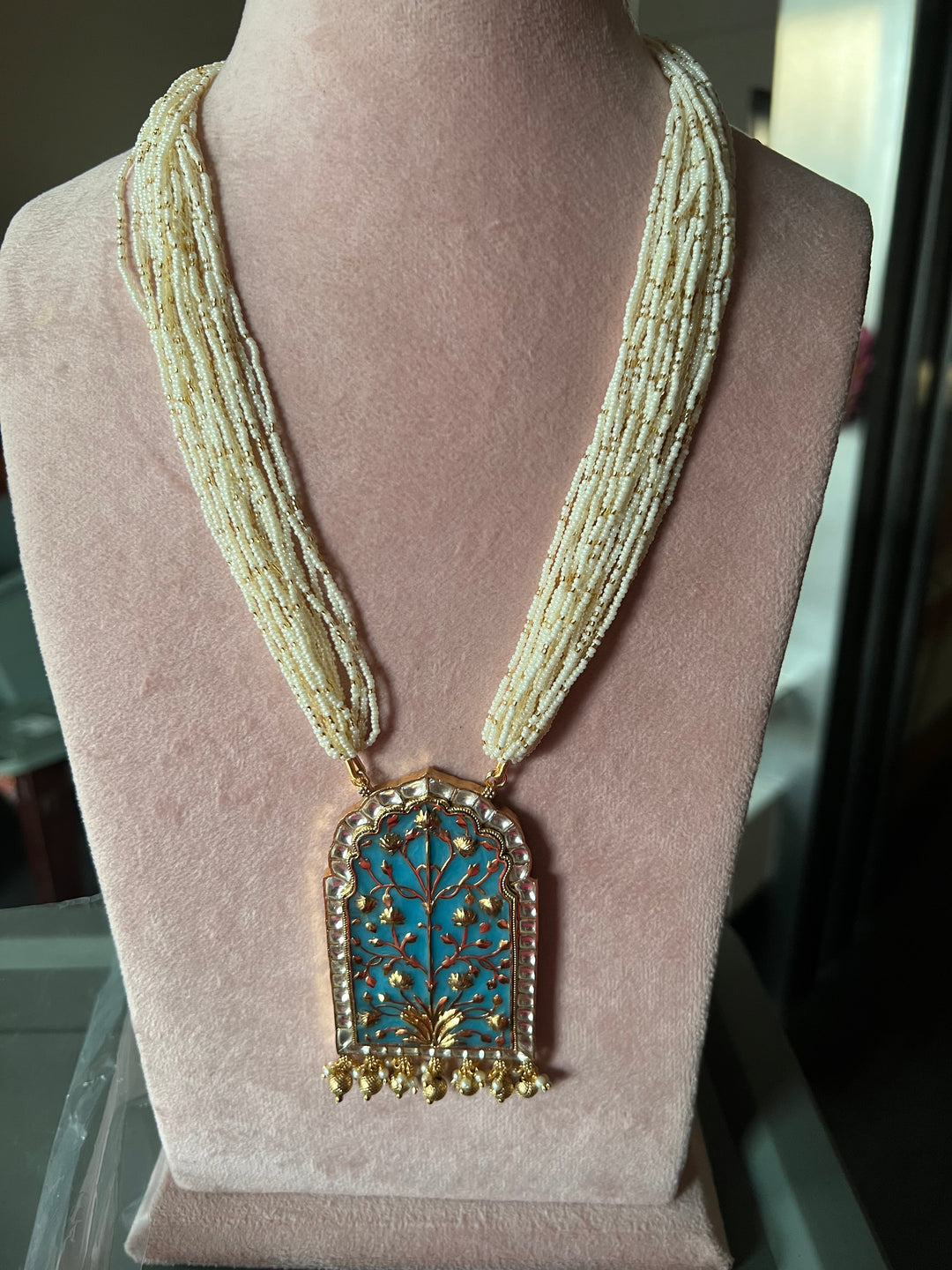 Exquisite Fusion Pendant Necklace Set - A Masterpiece of Elegance