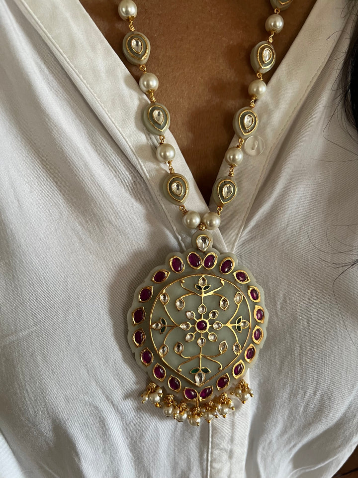 Exquisite Fusion Pendant Necklace Set - A Masterpiece of Elegance