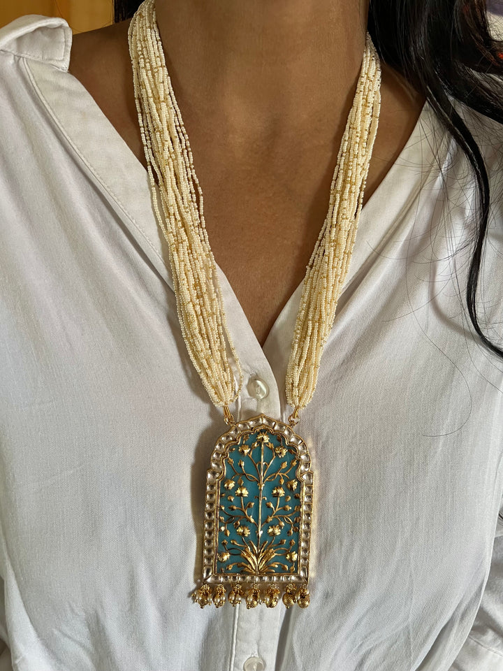 Exquisite Fusion Pendant Necklace Set - A Masterpiece of Elegance