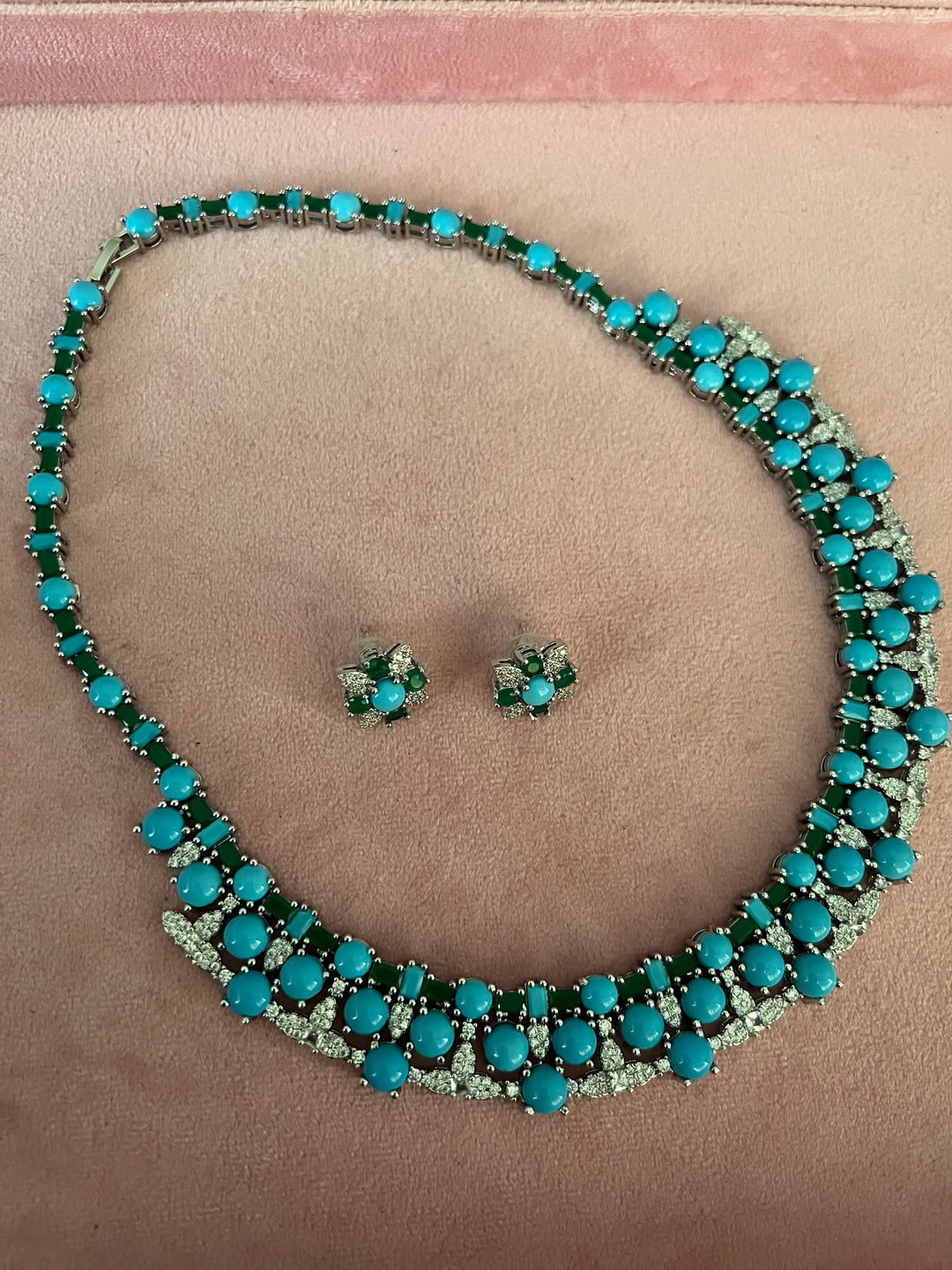 Elegant Necklace Set - Unmatched Quality and Style