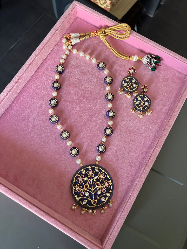 Exquisite Pendant Necklace Set - A Masterpiece of Elegance