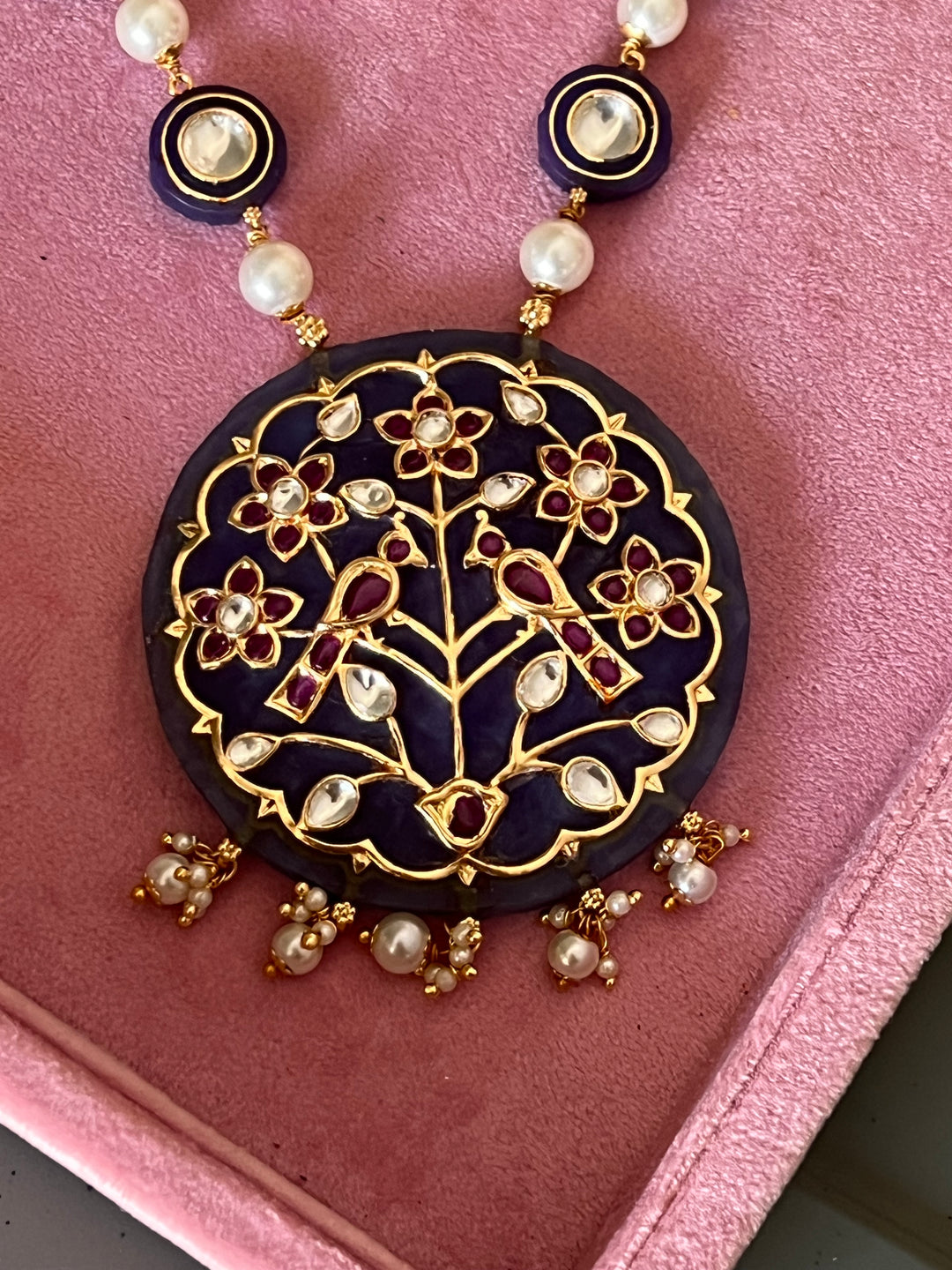 Exquisite Pendant Necklace Set - A Masterpiece of Elegance