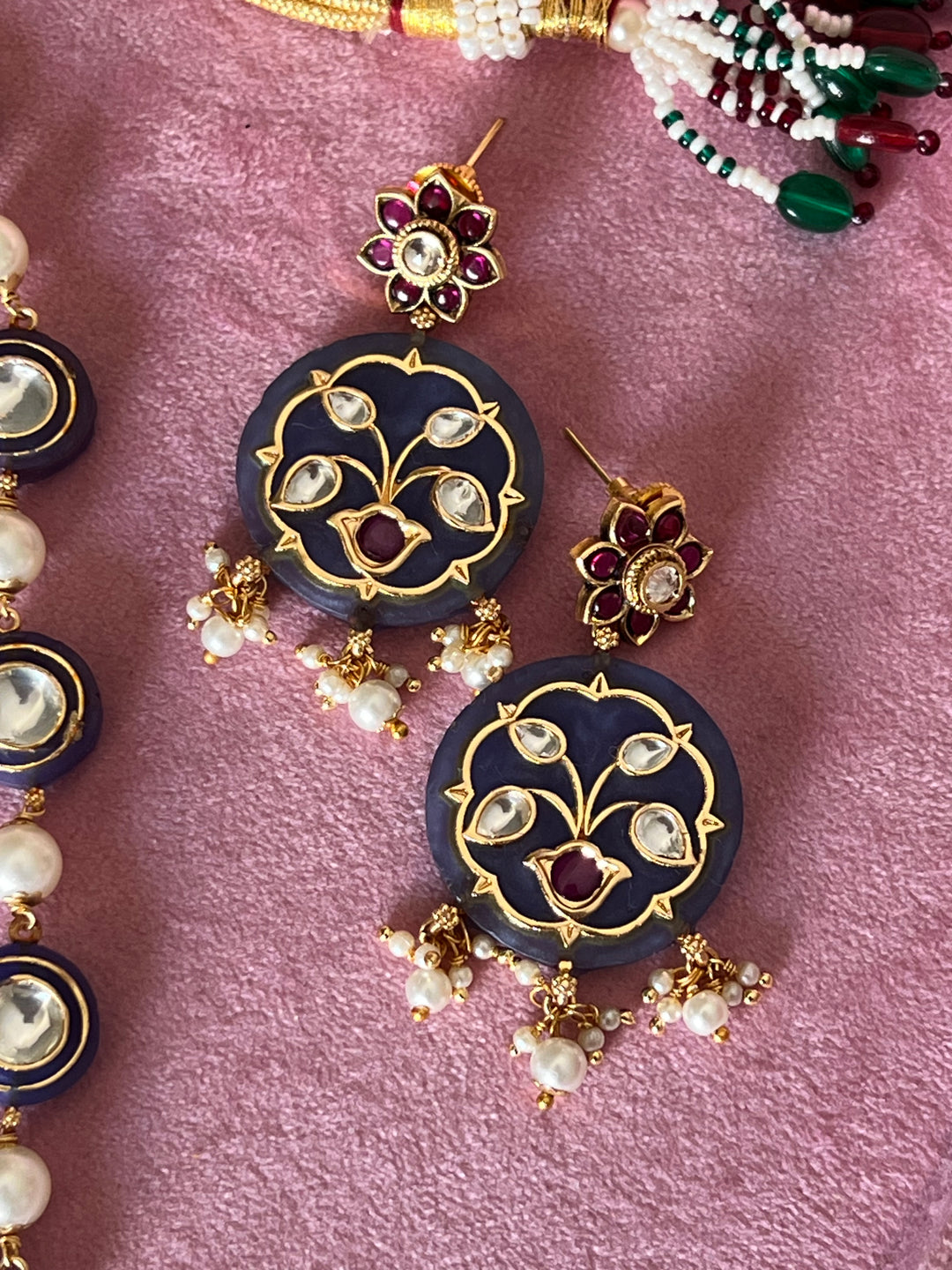 Exquisite Pendant Necklace Set - A Masterpiece of Elegance