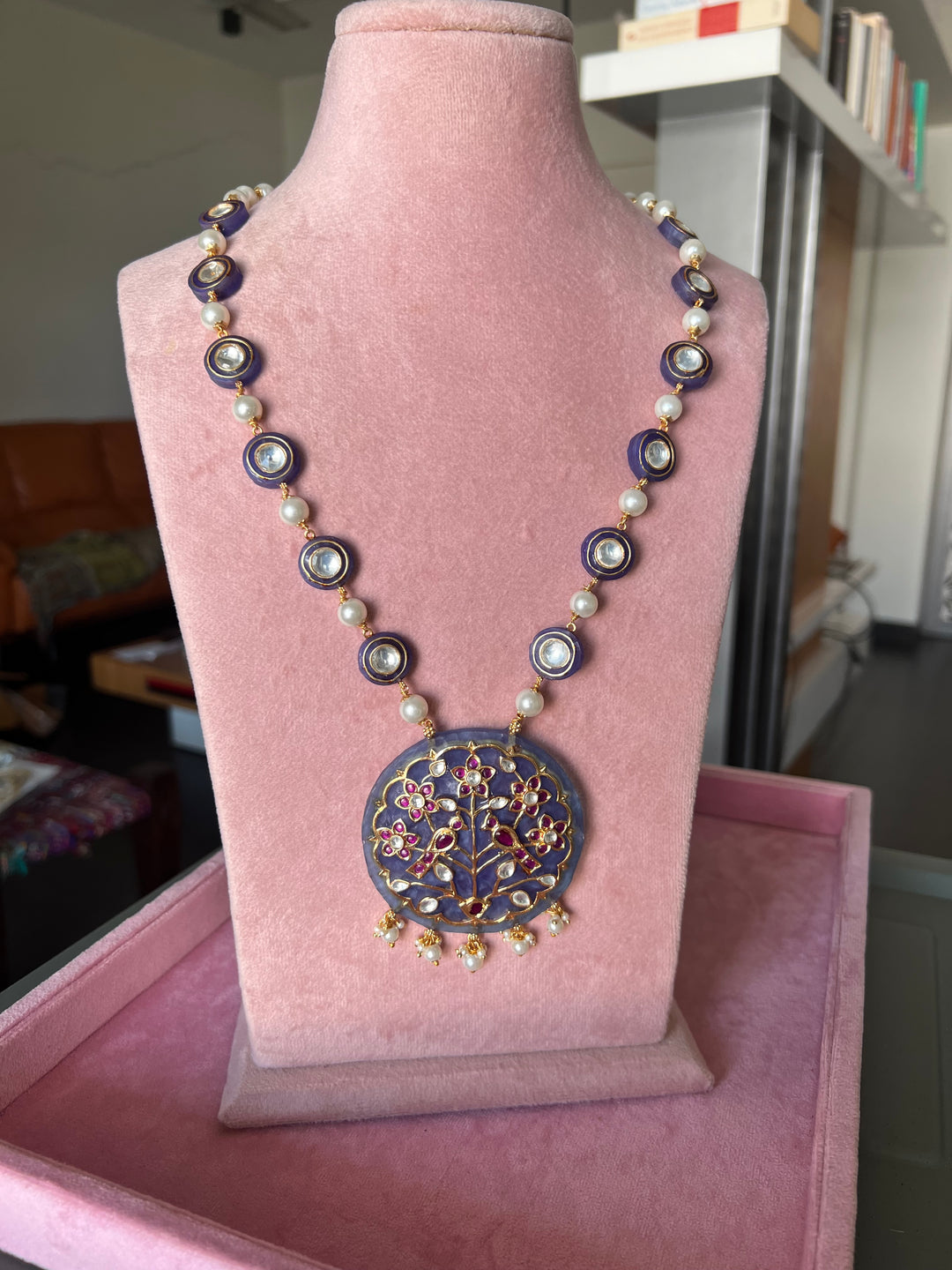 Exquisite Pendant Necklace Set - A Masterpiece of Elegance