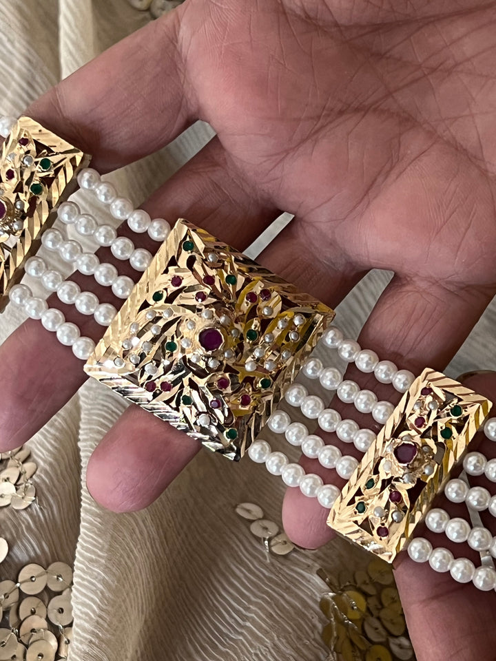 Exquisite Jadau Bracelet - Unparalleled Quality and Style