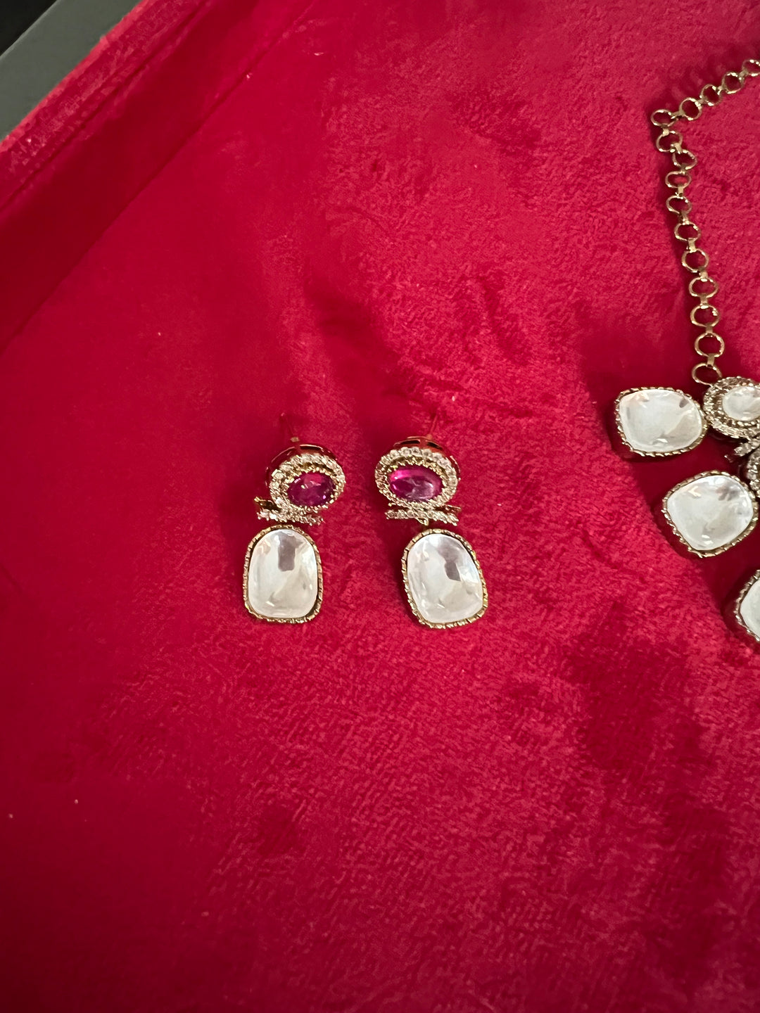 Elegant Choker Necklace Set - Unmatched Quality and Style