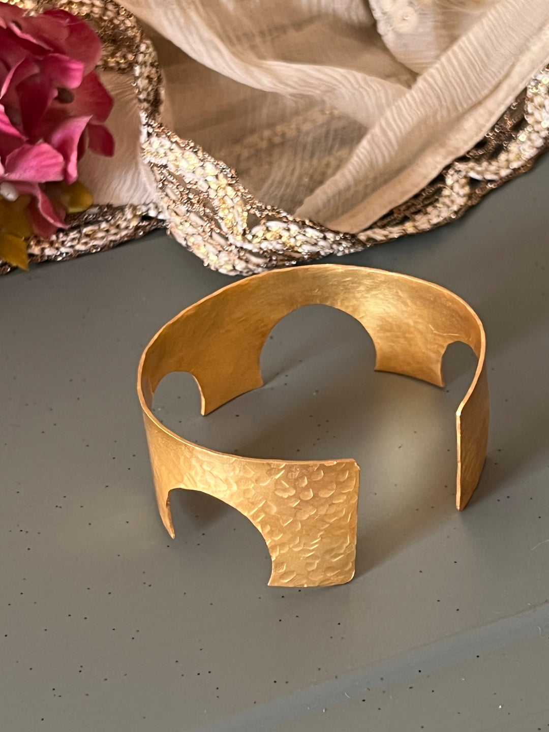 Exquisite Crown Cuff - Unparalleled Quality and Style