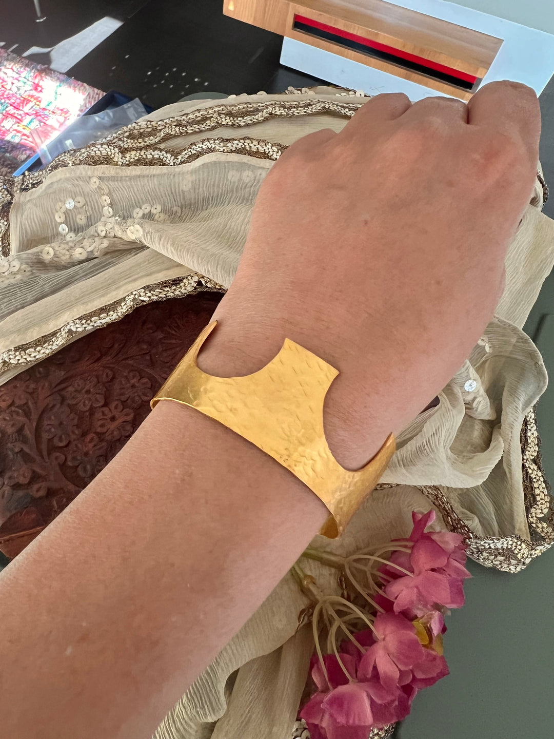 Exquisite Crown Cuff - Unparalleled Quality and Style