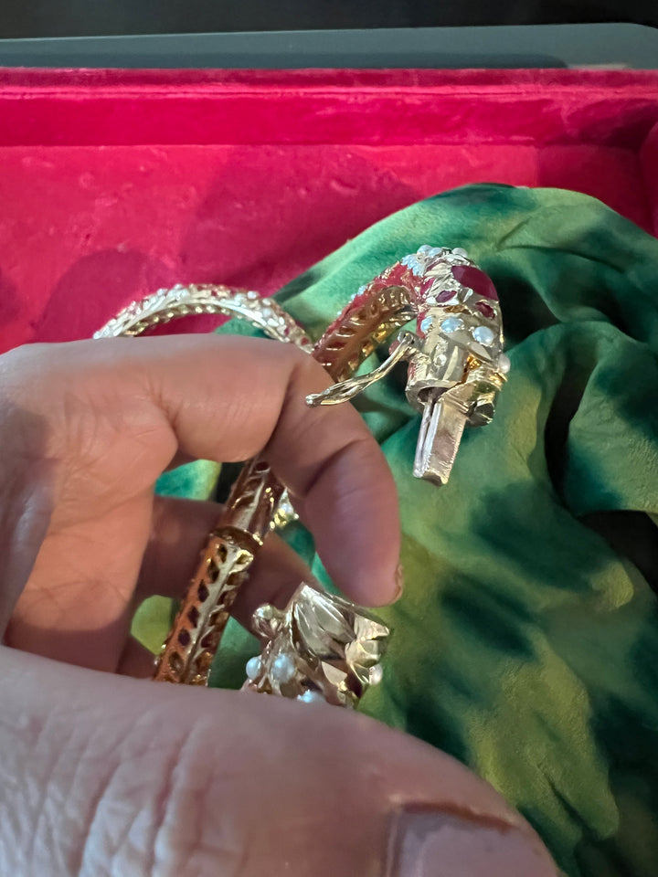 Exquisite Kada Set - Unparalleled Quality and Craftsmanship