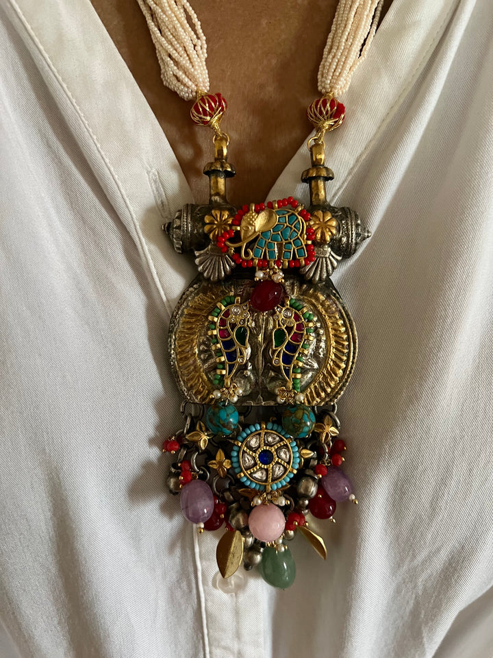 Exquisite Pendant Necklace Set - A Masterpiece of Elegance