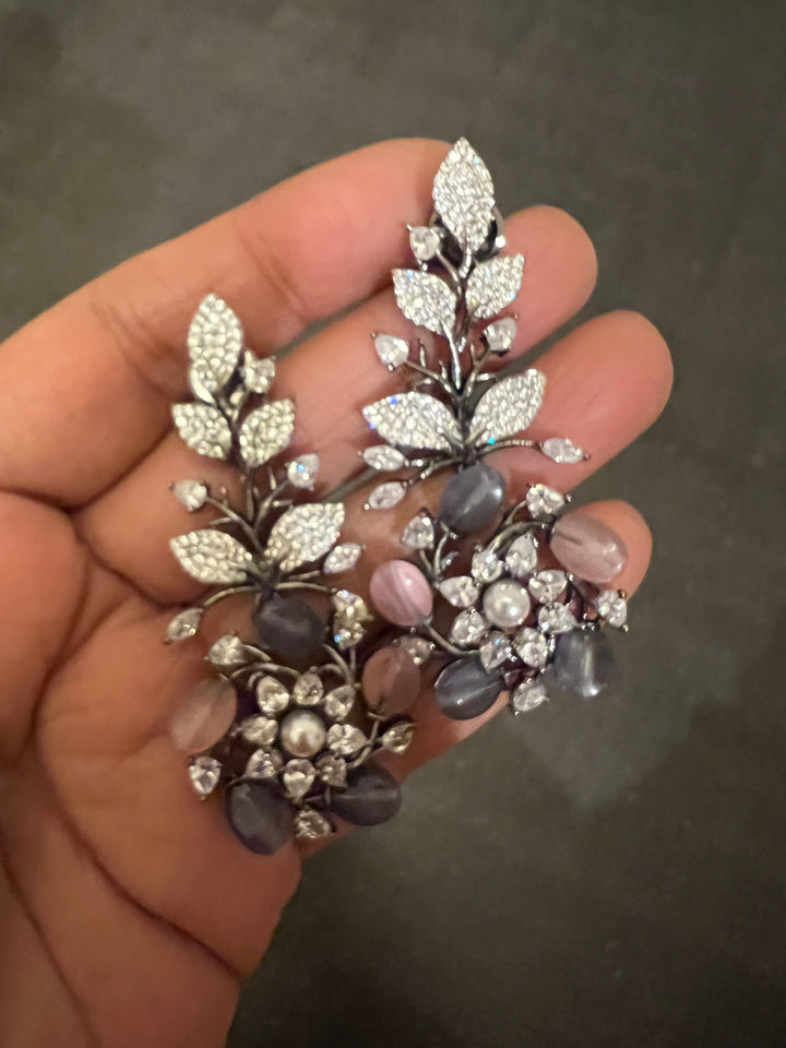 Designer Victorian Choker Necklace with Earrings