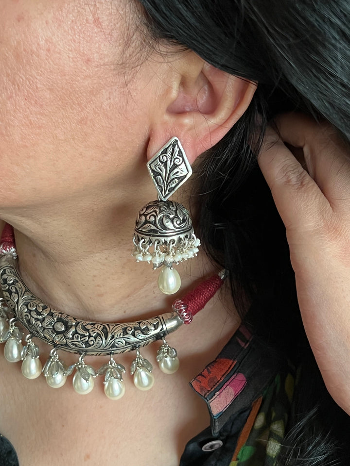 Elegance Redefined: 925 Silver Hasli Necklace Set with Chitai Work and Exquisite Gemstones