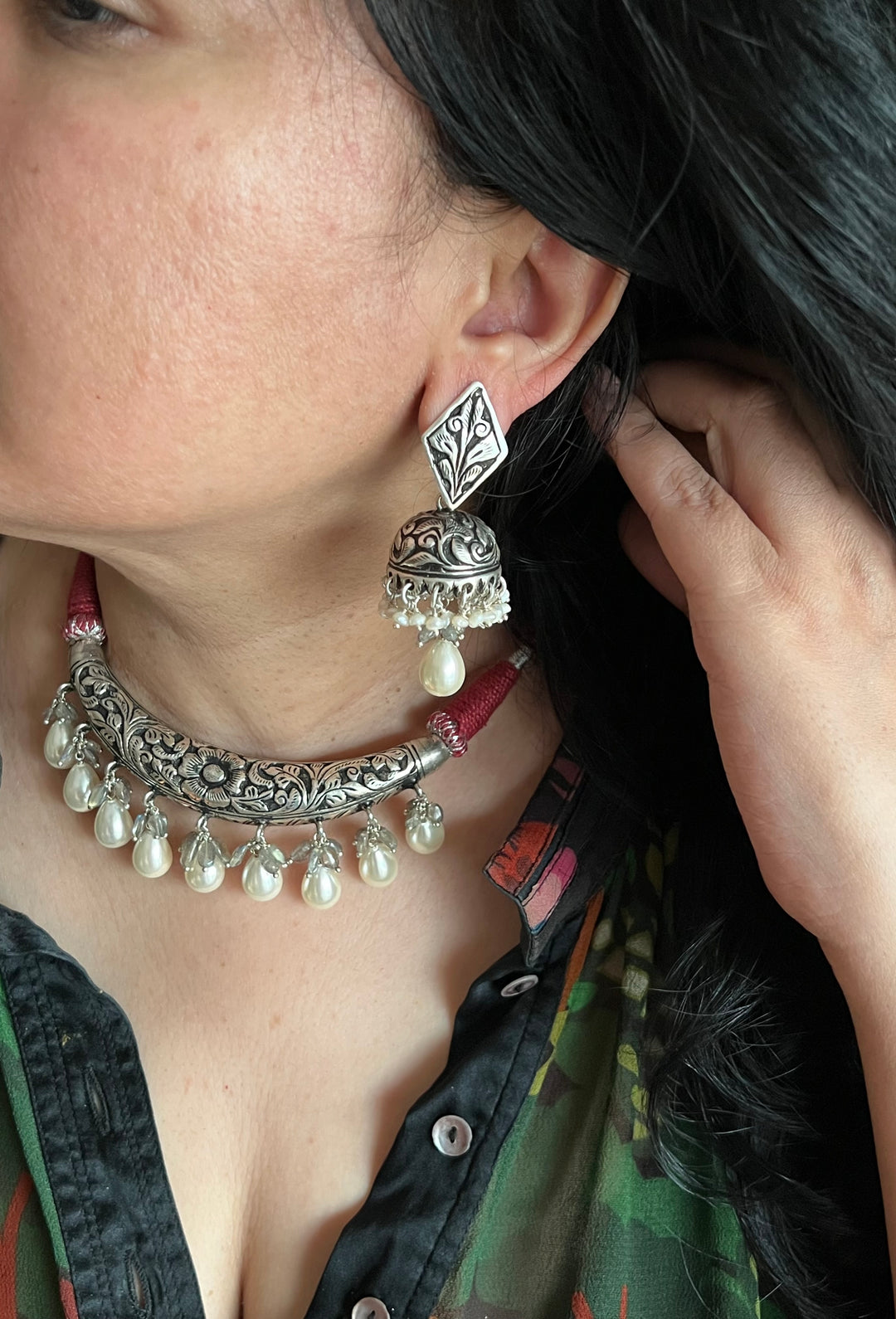 Elegance Redefined: 925 Silver Hasli Necklace Set with Chitai Work and Exquisite Gemstones