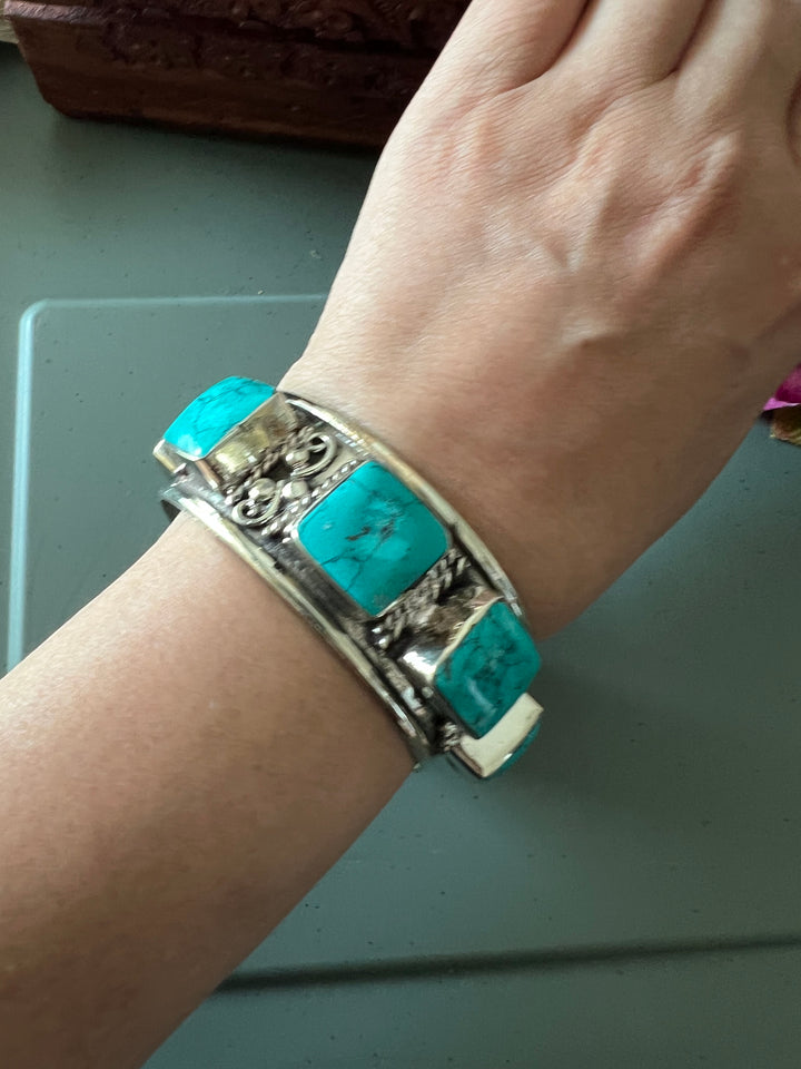 Himalayan Brass Statement Cuff Kada