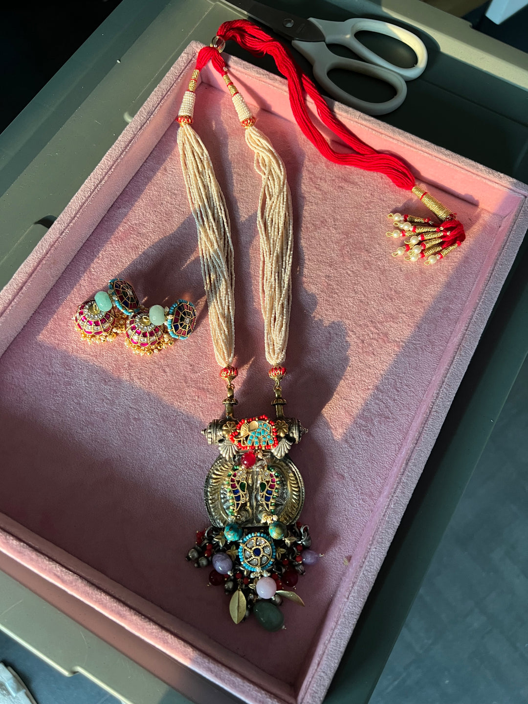 Exquisite Pendant Necklace Set - A Masterpiece of Elegance